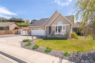 1364 Tractor Loop Road, East Wenatchee, WA 98802
