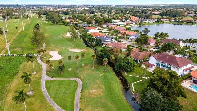 19420 W Saint Andrews Drive, Hialeah, FL 33015