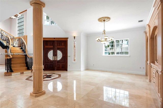 19420 W Saint Andrews Drive, Hialeah, FL 33015