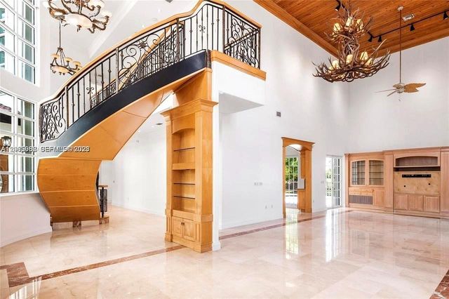 19420 W Saint Andrews Drive, Hialeah, FL 33015