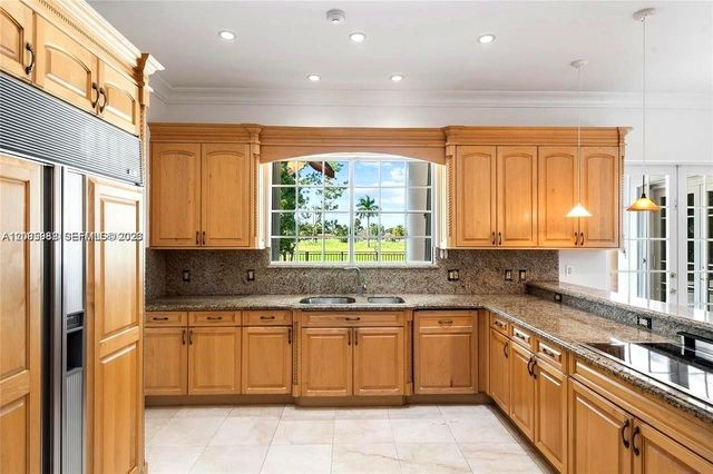 19420 W Saint Andrews Drive, Hialeah, FL 33015