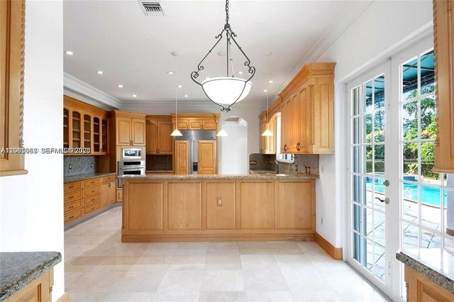 19420 W Saint Andrews Drive, Hialeah, FL 33015