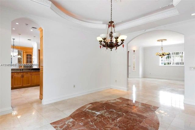 19420 W Saint Andrews Drive, Hialeah, FL 33015