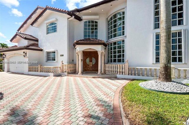 19420 W Saint Andrews Drive, Hialeah, FL 33015