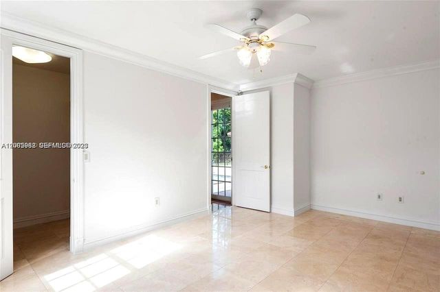 19420 W Saint Andrews Drive, Hialeah, FL 33015