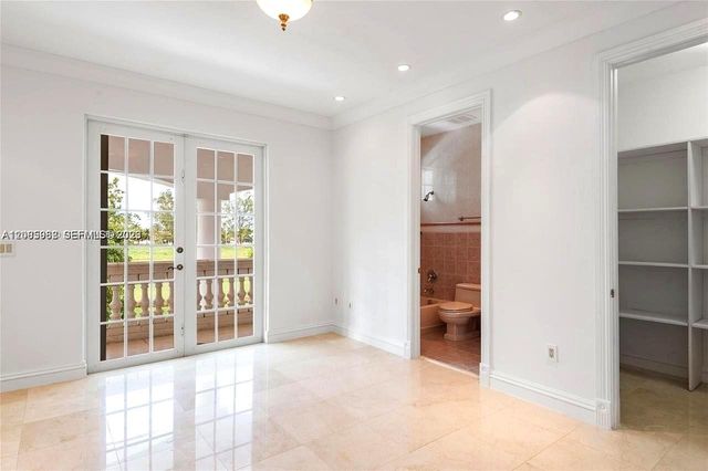 19420 W Saint Andrews Drive, Hialeah, FL 33015