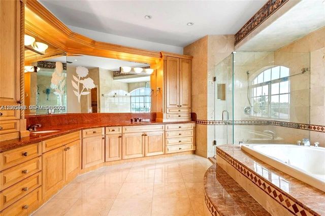 19420 W Saint Andrews Drive, Hialeah, FL 33015