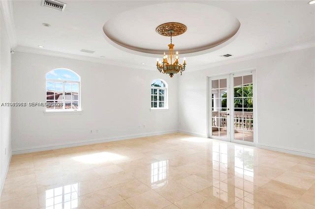 19420 W Saint Andrews Drive, Hialeah, FL 33015