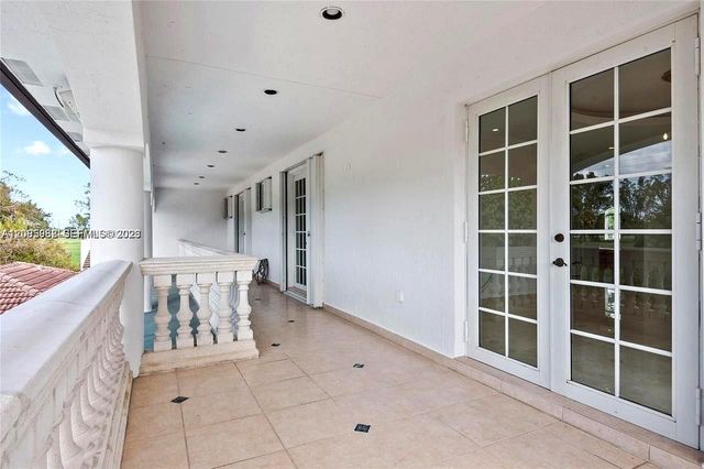 19420 W Saint Andrews Drive, Hialeah, FL 33015