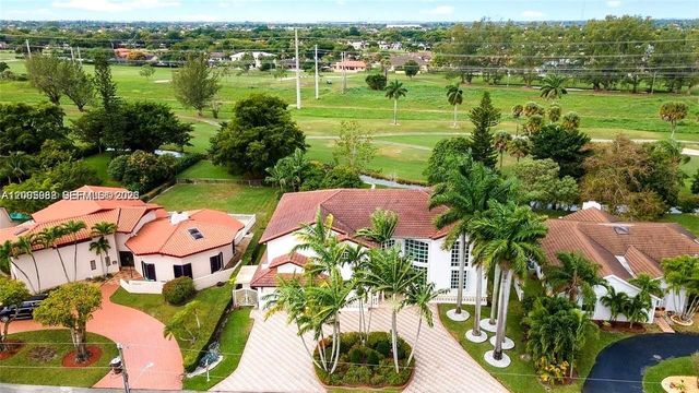 19420 W Saint Andrews Drive, Hialeah, FL 33015