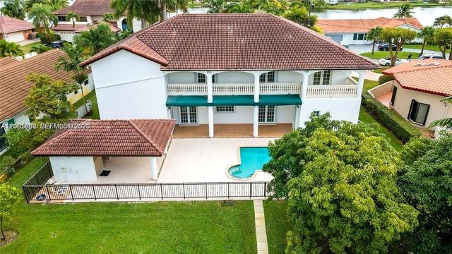 19420 W Saint Andrews Drive, Hialeah, FL 33015
