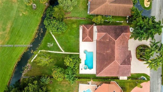 19420 W Saint Andrews Drive, Hialeah, FL 33015