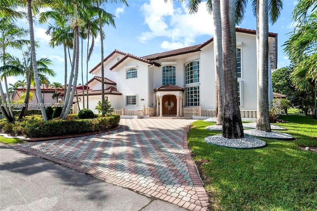 19420 W Saint Andrews Drive, Hialeah, FL 33015