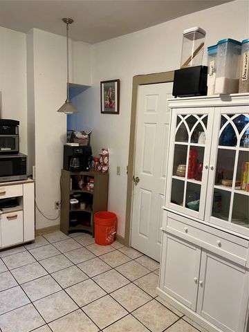 2613 MAPLE Street, Erie, PA 16508