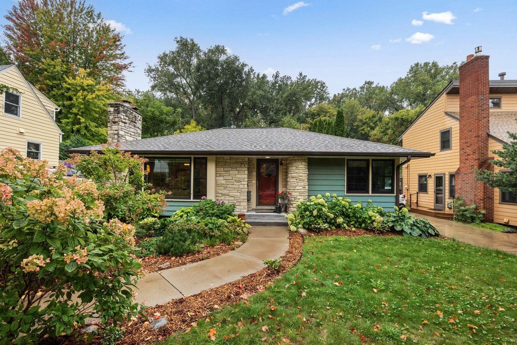 40 Upton Avenue S, Minneapolis, MN 55405 — photo 2