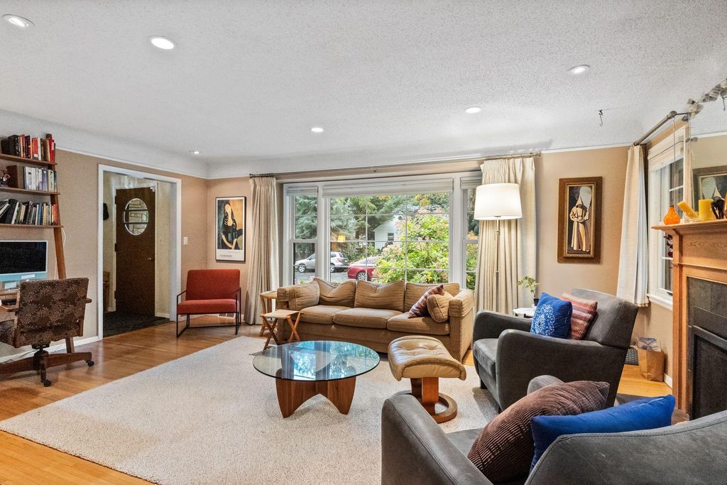 40 Upton Avenue S, Minneapolis, MN 55405 — photo 5