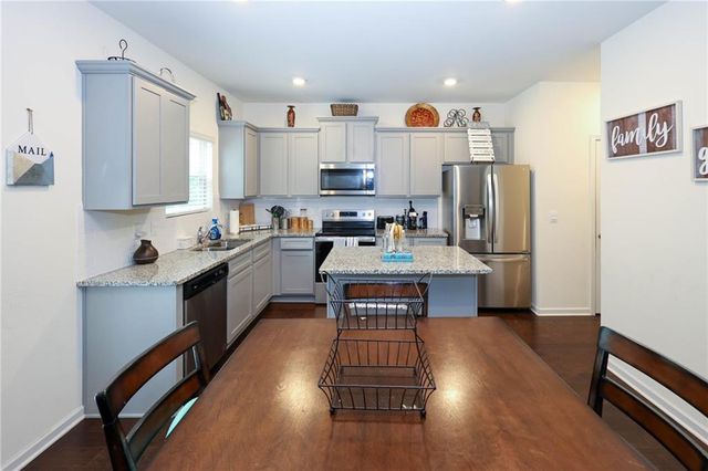 931 Avenida Way, Mcdonough, GA 30252