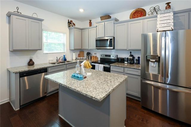 931 Avenida Way, Mcdonough, GA 30252