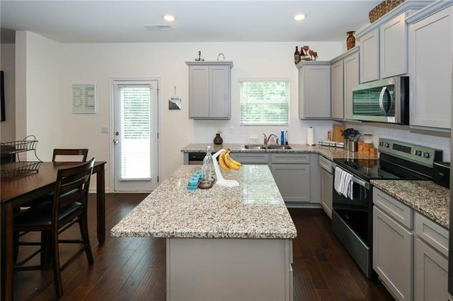 931 Avenida Way, Mcdonough, GA 30252