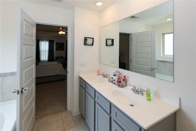931 Avenida Way, Mcdonough, GA 30252