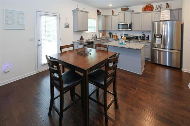 931 Avenida Way, Mcdonough, GA 30252