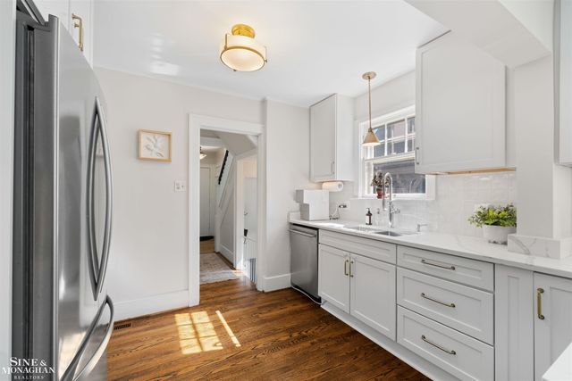 223 Mckinley Avenue, Grosse Pointe Farms, MI 48236
