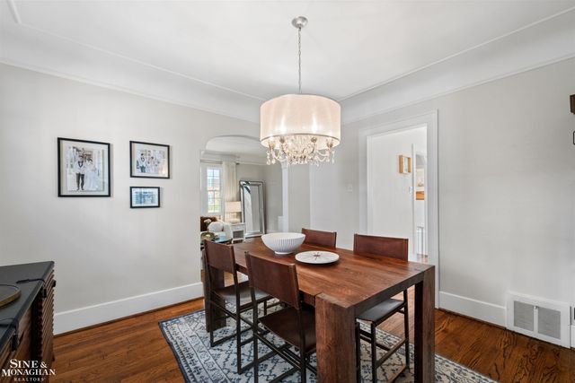 223 Mckinley Avenue, Grosse Pointe Farms, MI 48236