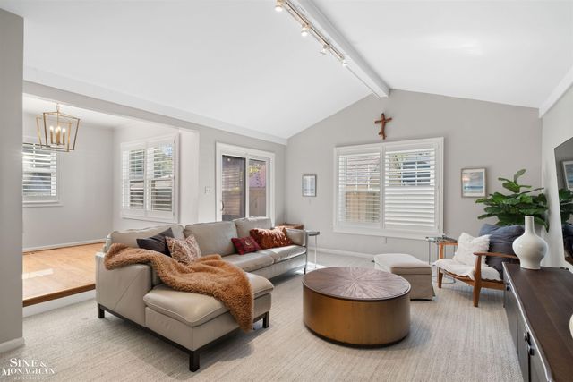 223 Mckinley Avenue, Grosse Pointe Farms, MI 48236