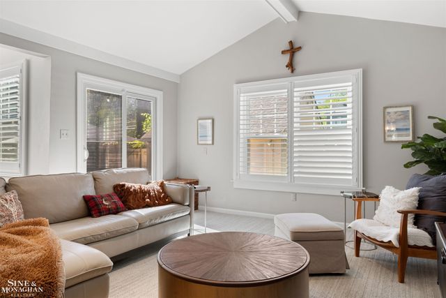 223 Mckinley Avenue, Grosse Pointe Farms, MI 48236