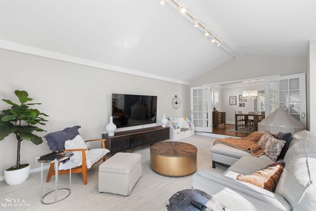 223 Mckinley Avenue, Grosse Pointe Farms, MI 48236