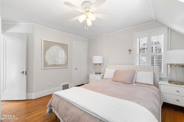 223 Mckinley Avenue, Grosse Pointe Farms, MI 48236
