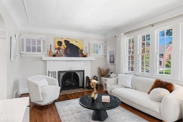 223 Mckinley Avenue, Grosse Pointe Farms, MI 48236