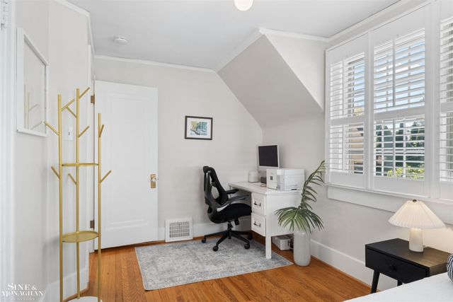 223 Mckinley Avenue, Grosse Pointe Farms, MI 48236