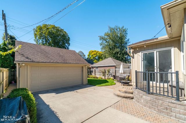 223 Mckinley Avenue, Grosse Pointe Farms, MI 48236