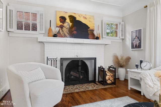 223 Mckinley Avenue, Grosse Pointe Farms, MI 48236
