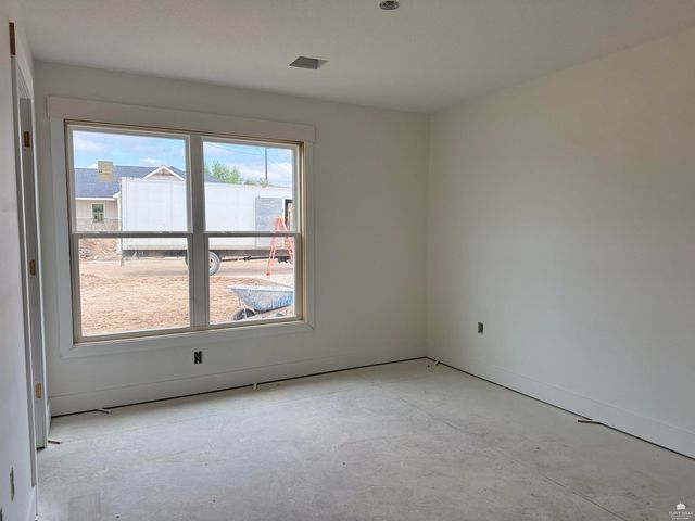 8402 Brett Dr., Manhattan, KS 66502
