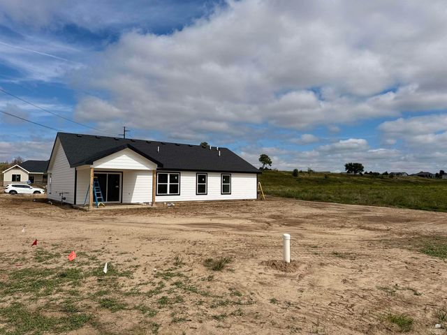 8402 Brett Dr., Manhattan, KS 66502