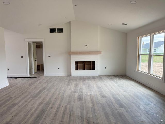 8402 Brett Dr., Manhattan, KS 66502