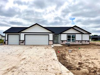 8402 Brett Dr., Manhattan, KS 66502