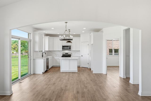 55611 Bay Oaks Court, Shelby Twp, MI 48315