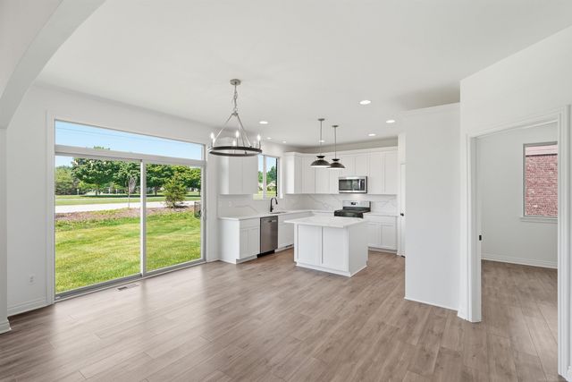55611 Bay Oaks Court, Shelby Twp, MI 48315