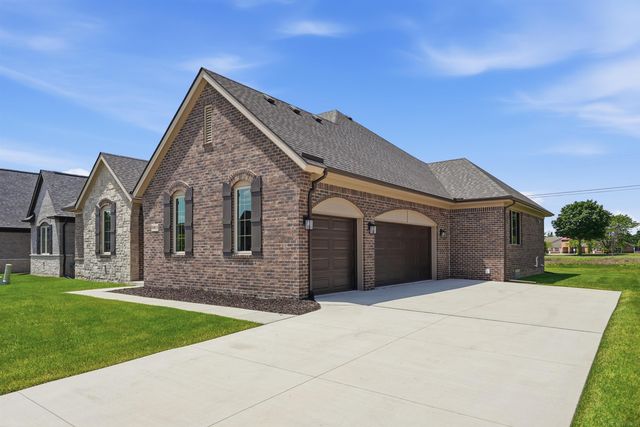 55611 Bay Oaks Court, Shelby Twp, MI 48315