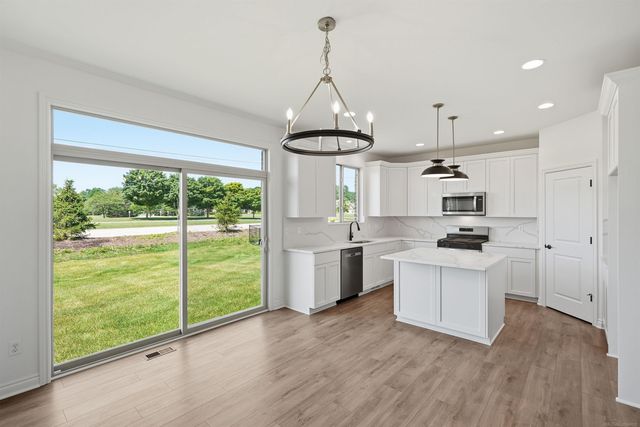 55611 Bay Oaks Court, Shelby Twp, MI 48315
