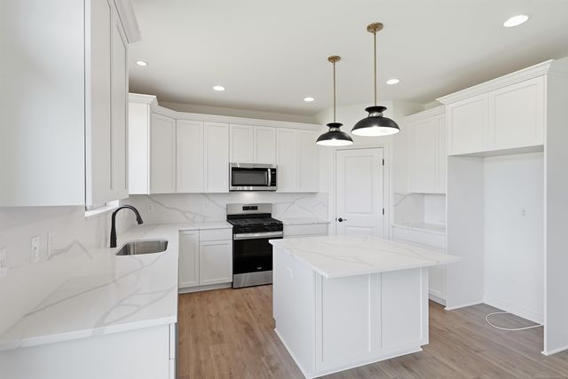 55611 Bay Oaks Court, Shelby Twp, MI 48315