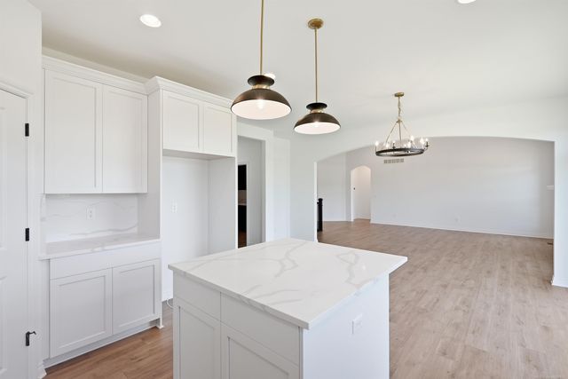 55611 Bay Oaks Court, Shelby Twp, MI 48315