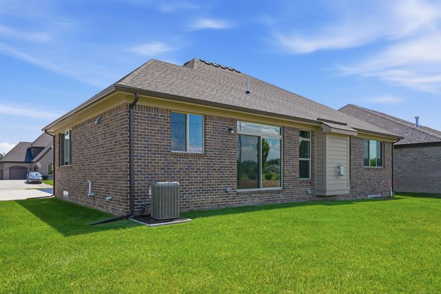 55611 Bay Oaks Court, Shelby Twp, MI 48315