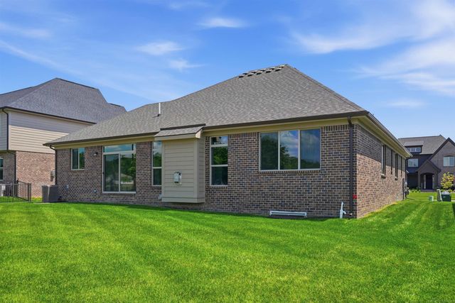 55611 Bay Oaks Court, Shelby Twp, MI 48315