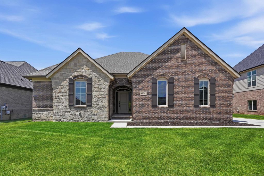 55611 Bay Oaks Court, Shelby Twp, MI 48315