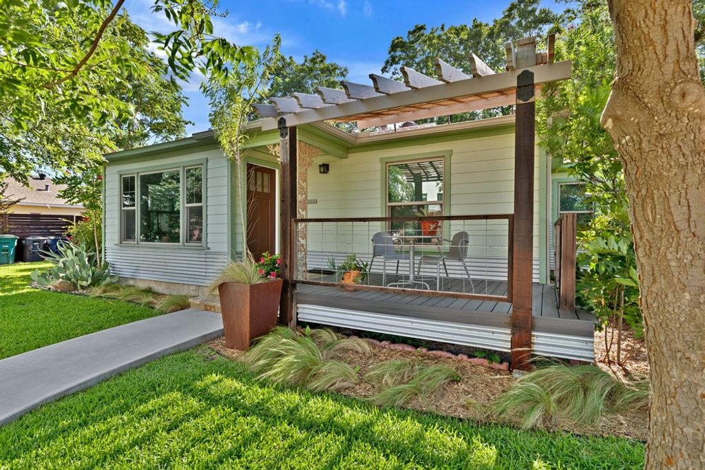 2837 Townsend Drive, Fort Worth, TX 76110