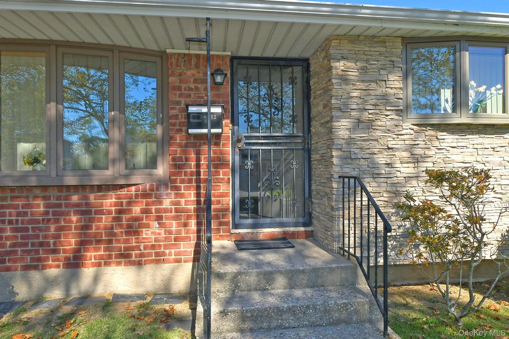 12 Marie Crescent, Commack, NY 11725 — photo 4